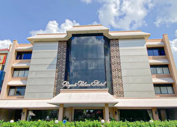 Riyadi Palace Surakarta RedPartnerHotel di Solo